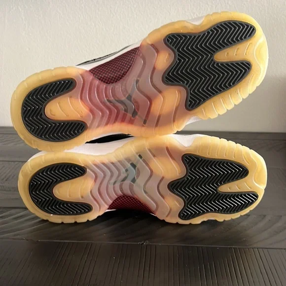 Used Air Jordan 11 Retro ‘72-10’ - Picture 6 of 7